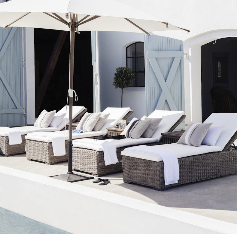 Outdoor Loungers & Ottomans